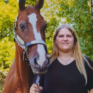 Meet your Posher, Danielle